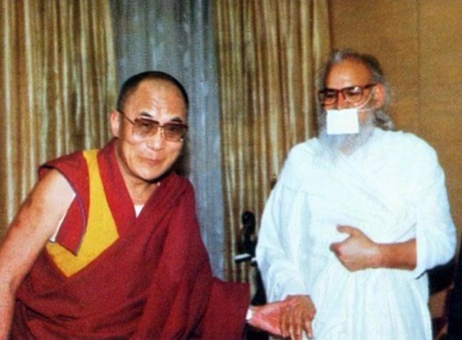 Acharya Sushil Kumarji Maharaj with the Dalai Lama